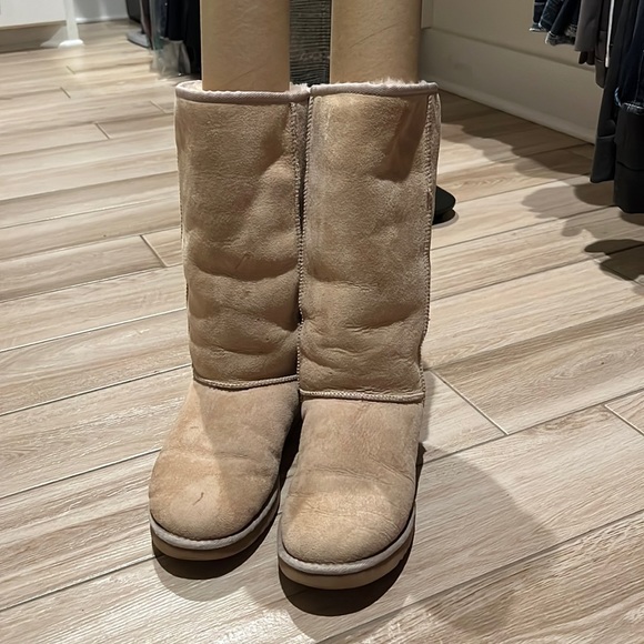 Warm Ugg TALL winter boots - Picture 1 of 7